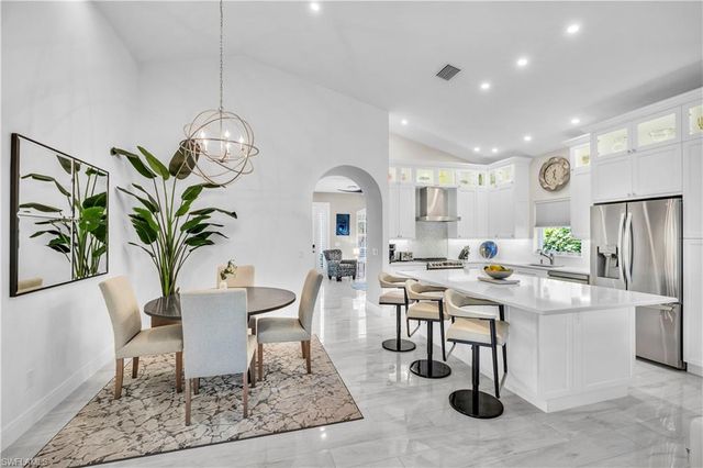 513 96th AVE N, Naples, FL 34108