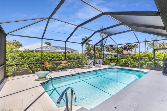 513 96th AVE N, Naples, FL 34108