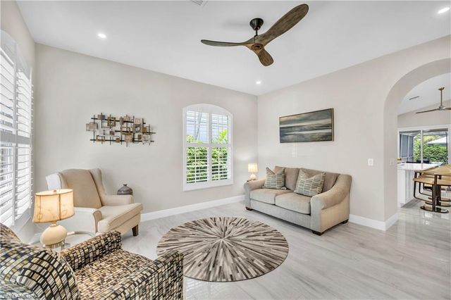 513 96th AVE N, Naples, FL 34108