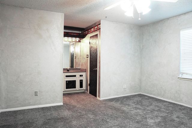 8639 Knoxville Drive, C18, Lubbock, TX 79423