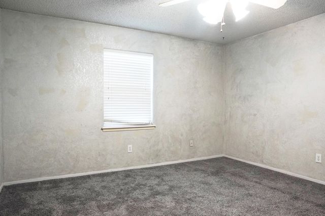 8639 Knoxville Drive, C18, Lubbock, TX 79423