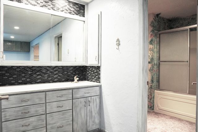 8639 Knoxville Drive, C18, Lubbock, TX 79423