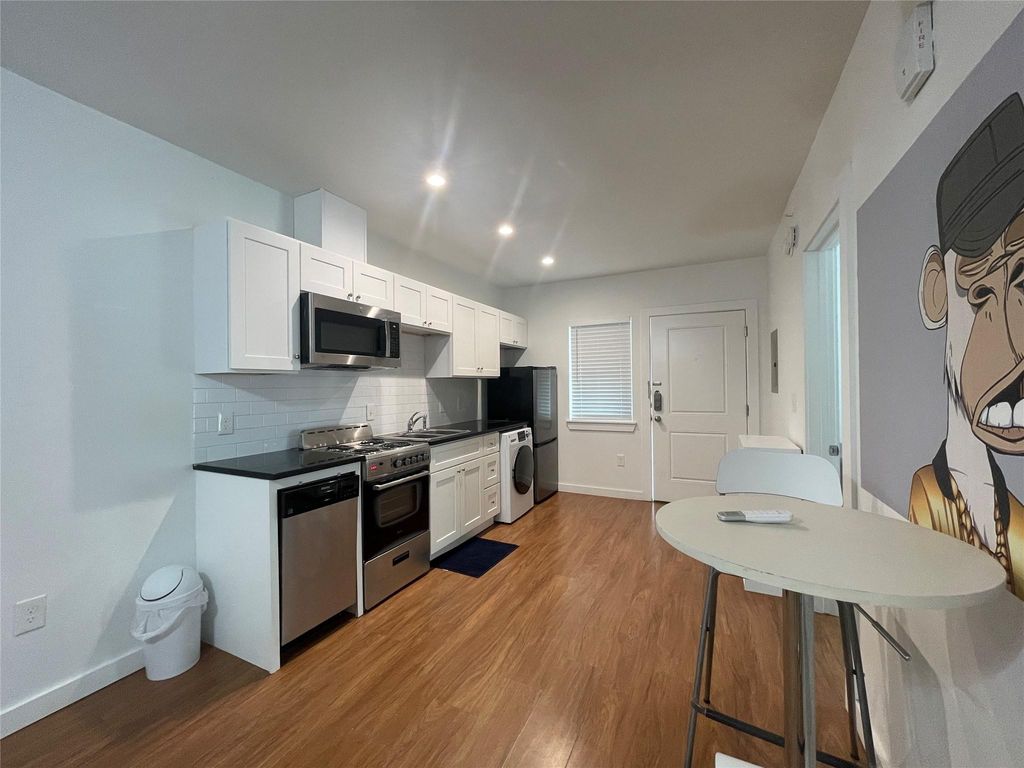 306 E 30th ST 1, Austin, TX 78705