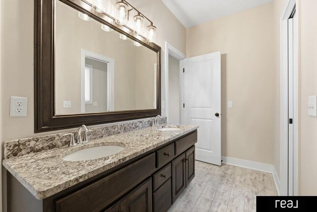 18765 Spaulding Street, Elkhorn, NE 68022