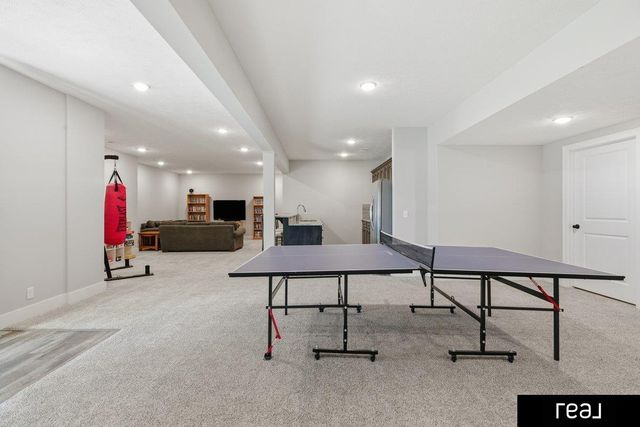 18765 Spaulding Street, Elkhorn, NE 68022