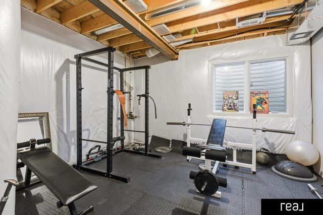 18765 Spaulding Street, Elkhorn, NE 68022