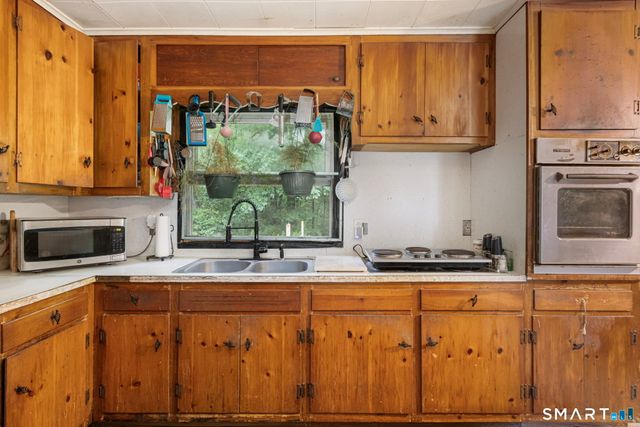 57 Gay Head Road, Canterbury, CT 06331