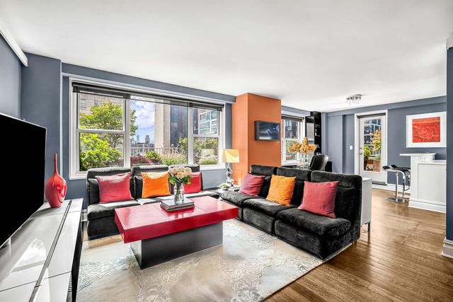 305 E 40th St Apt 19F, New York City, NY 10016