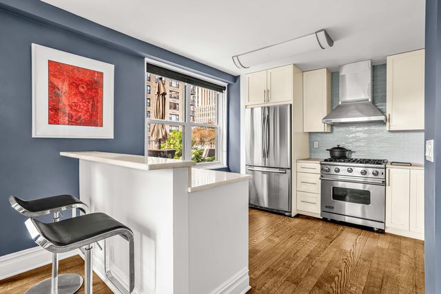 305 E 40th St Apt 19F, New York City, NY 10016