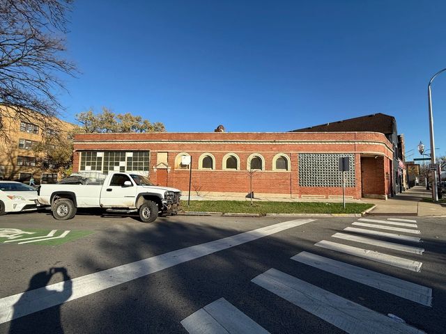 4271 N Elston Avenue, Chicago, IL 60618