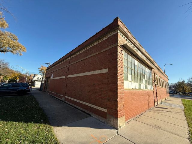 4271 N Elston Avenue, Chicago, IL 60618