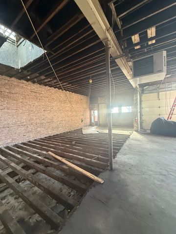 4271 N Elston Avenue, Chicago, IL 60618