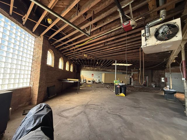 4271 N Elston Avenue, Chicago, IL 60618