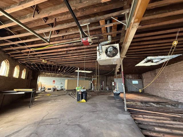 4271 N Elston Avenue, Chicago, IL 60618