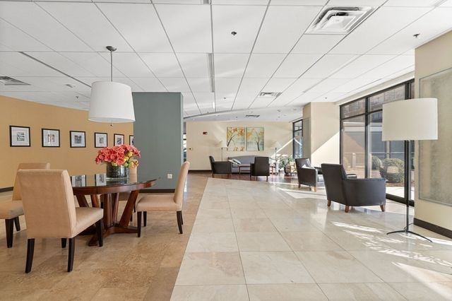 50 Longwood Ave 712, Brookline, MA 02446