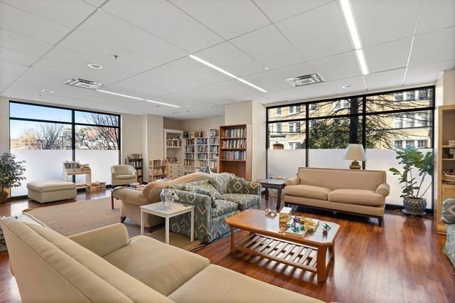 50 Longwood Ave 712, Brookline, MA 02446