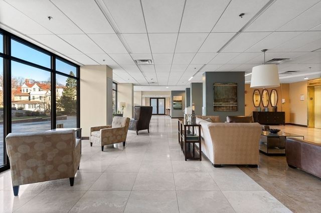 50 Longwood Ave 712, Brookline, MA 02446