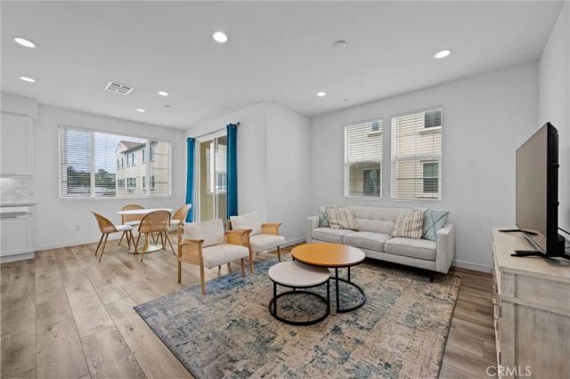 322 Ford Road, Costa Mesa, CA 92627