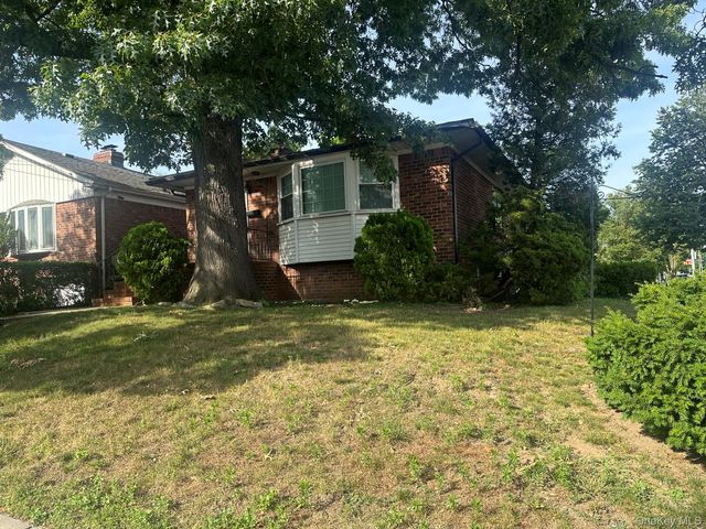 87-89 191st Street, Hollis, NY 11423