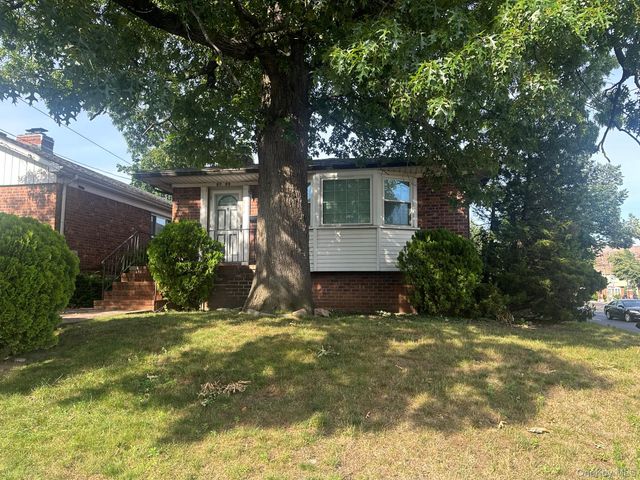 87-89 191st Street, Hollis, NY 11423