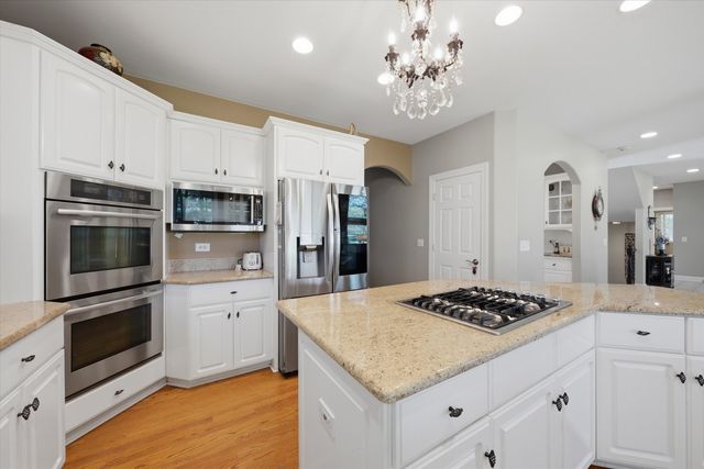 1108 CHADWICK Court, Aurora, IL 60502