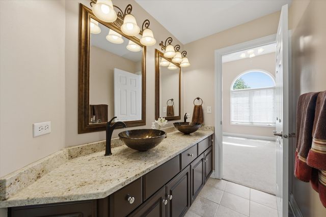 1108 CHADWICK Court, Aurora, IL 60502
