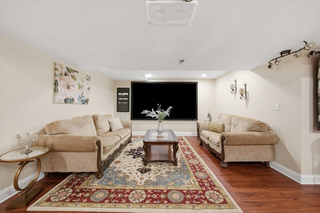 1108 CHADWICK Court, Aurora, IL 60502