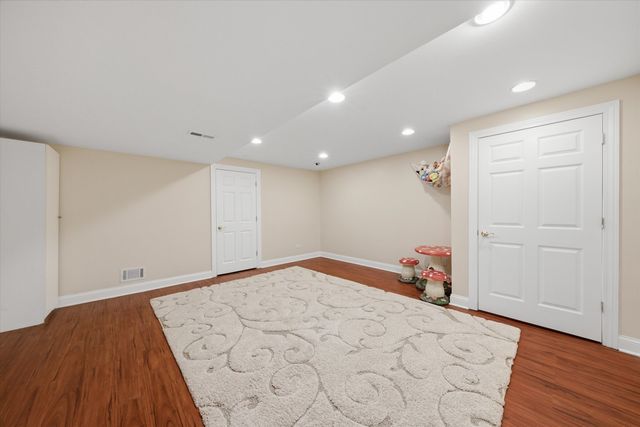 1108 CHADWICK Court, Aurora, IL 60502