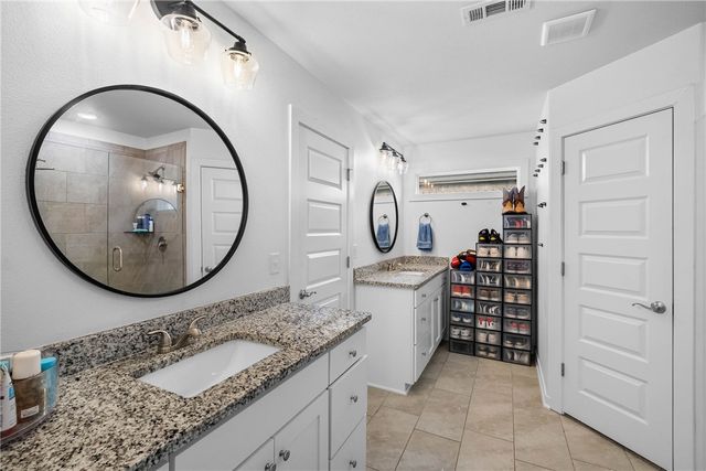 305 W Taverner Xing, Farmington, AR 72730