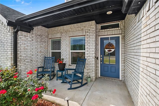 305 W Taverner Xing, Farmington, AR 72730
