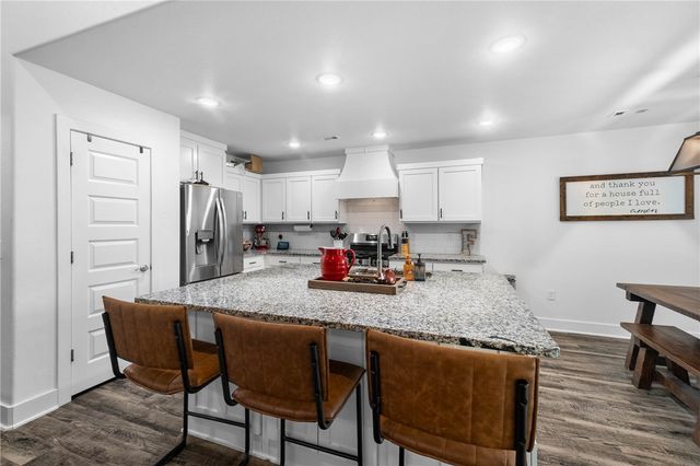 305 W Taverner Xing, Farmington, AR 72730