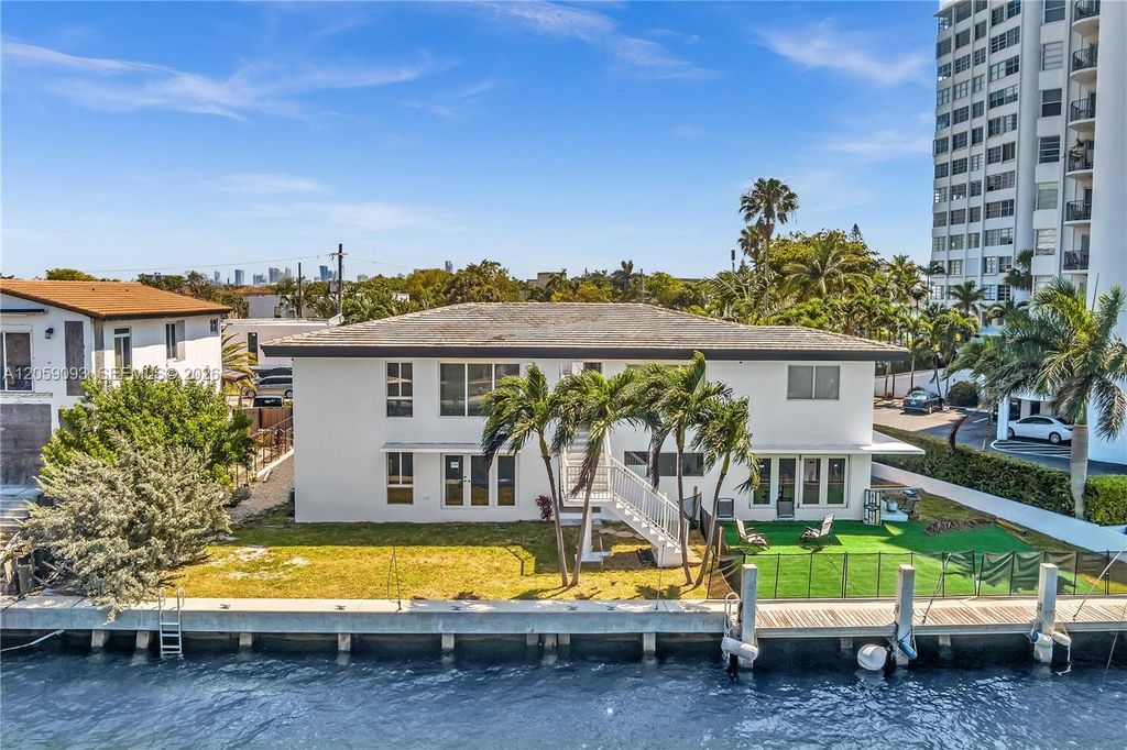 11900 N Bayshore Drive 206, North Miami, FL 33181