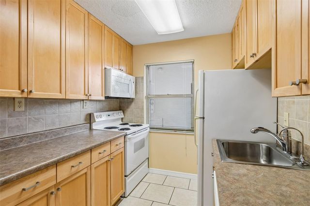 2438 ENTERPRISE ROAD 25, Clearwater, FL 33763