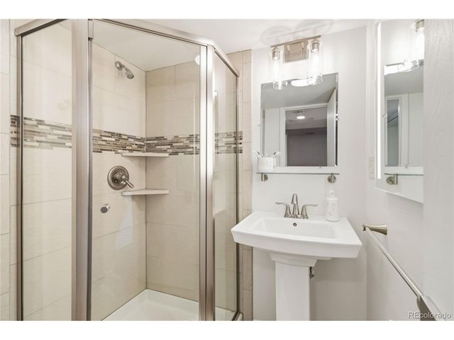 5017 S Quintero Cir, Aurora, CO 80015