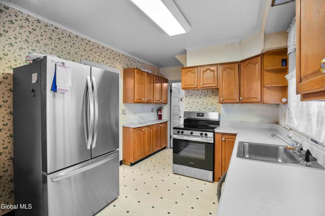 1322 Alden Place, Schenectady, NY 12308