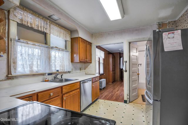 1322 Alden Place, Schenectady, NY 12308