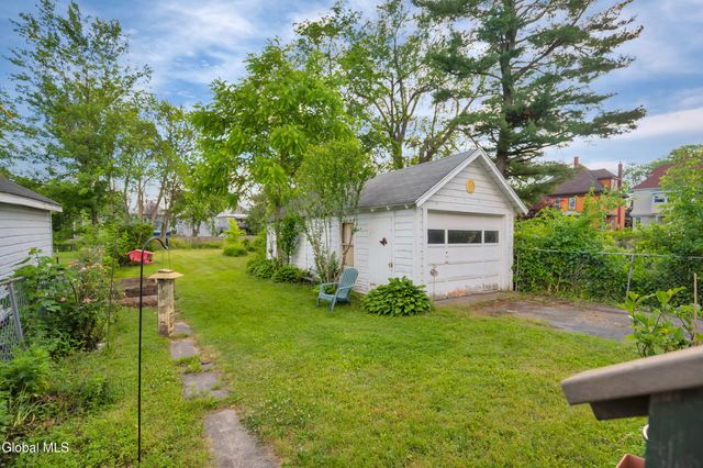 1322 Alden Place, Schenectady, NY 12308