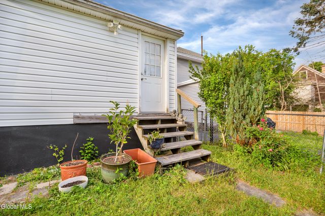 1322 Alden Place, Schenectady, NY 12308