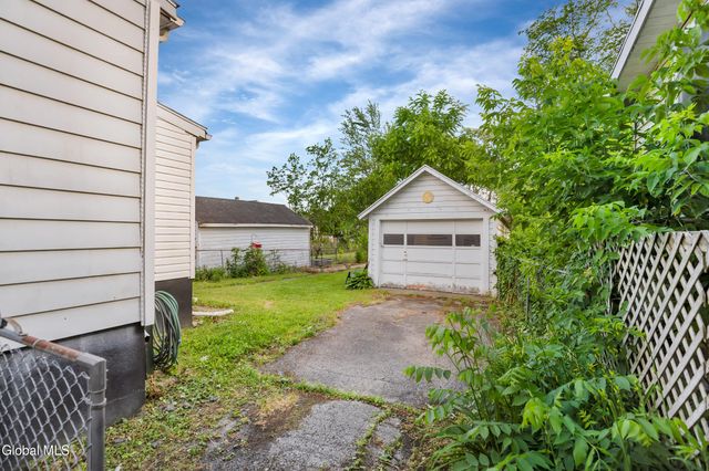 1322 Alden Place, Schenectady, NY 12308
