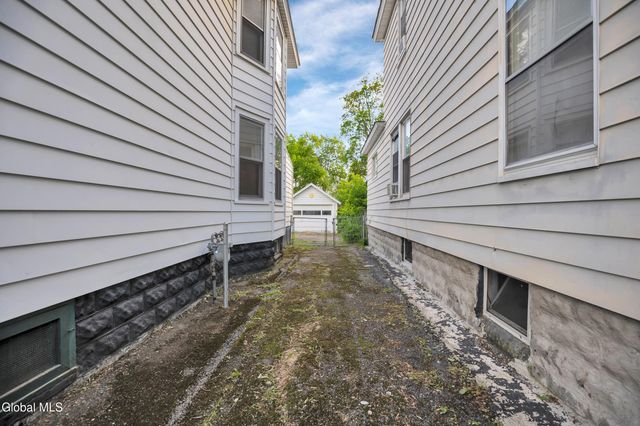 1322 Alden Place, Schenectady, NY 12308