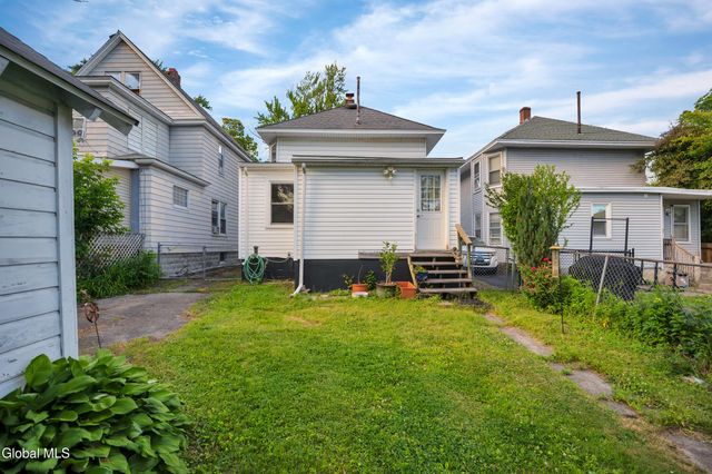 1322 Alden Place, Schenectady, NY 12308