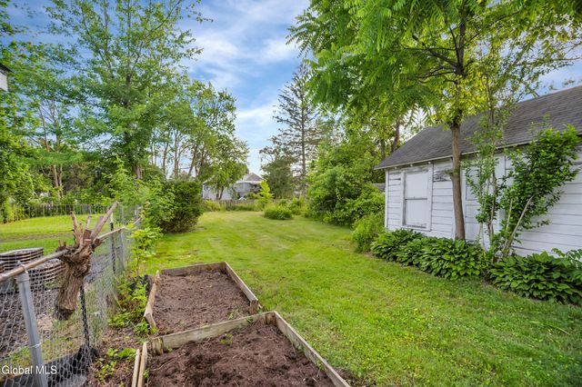 1322 Alden Place, Schenectady, NY 12308
