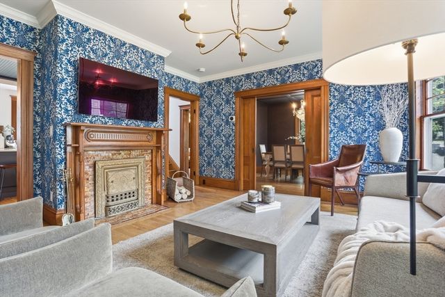 31 North Ave, Melrose, MA 02176