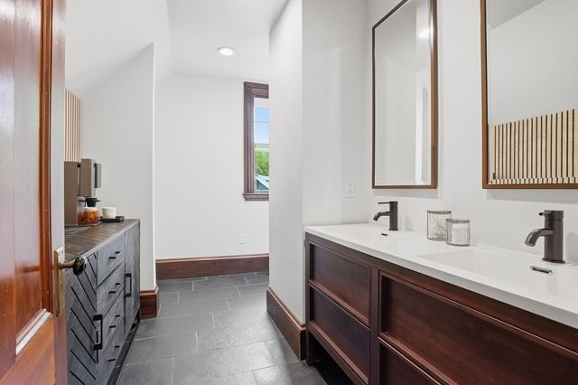 31 North Ave, Melrose, MA 02176