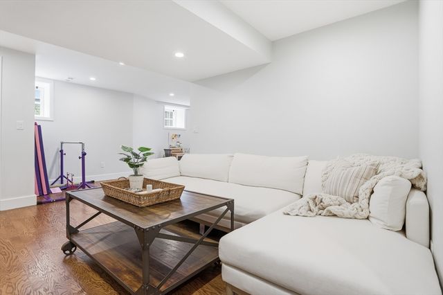 31 North Ave, Melrose, MA 02176