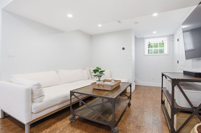 31 North Ave, Melrose, MA 02176