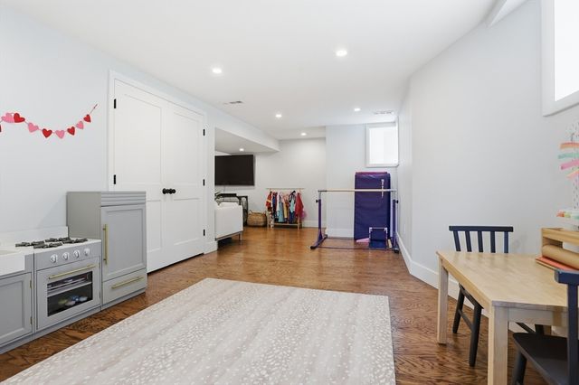 31 North Ave, Melrose, MA 02176