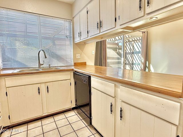 924 S CASITAS Drive C, Tempe, AZ 85281