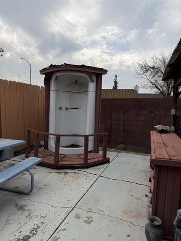 5457 Governor Cir, Stockton, CA 95210