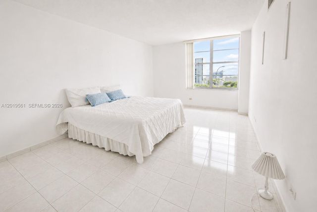 230 174th St 1916, Sunny Isles Beach, FL 33160